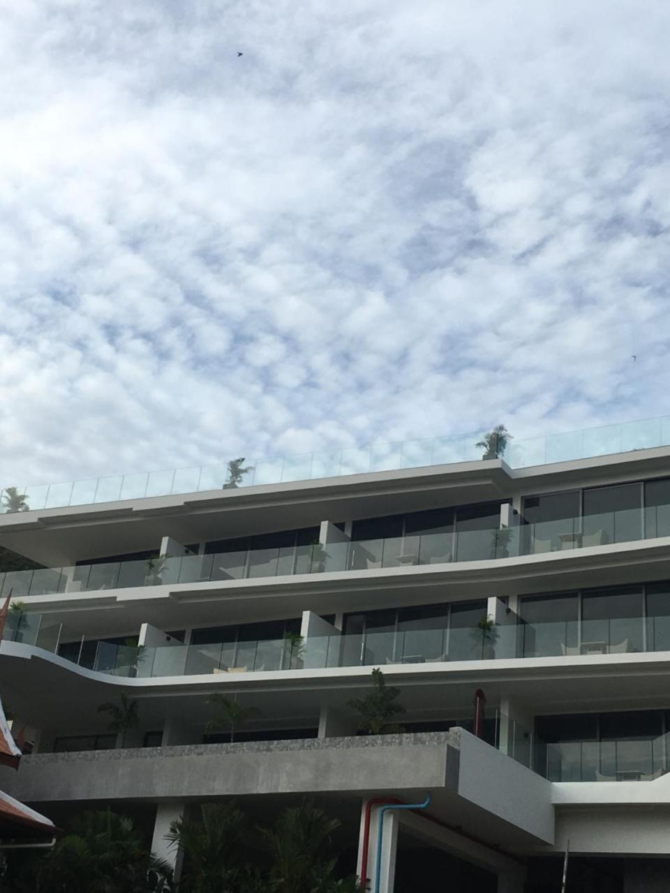 Patong Heights Otel Dış mekan fotoğraf The hotel's rooftop