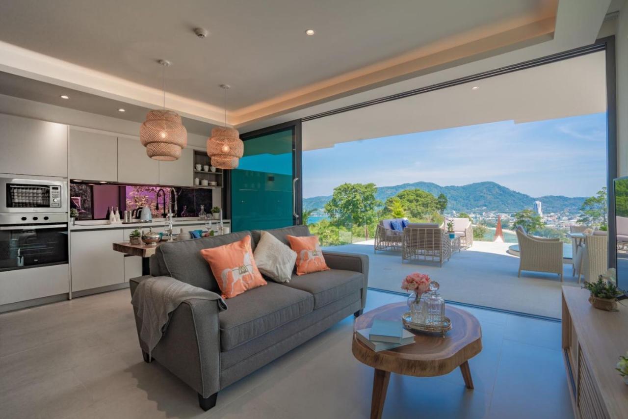 Patong Heights Otel Dış mekan fotoğraf A living room in a villa at The View