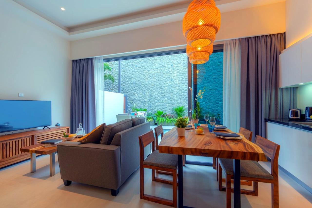 Patong Heights Otel Dış mekan fotoğraf A living room in a condominium