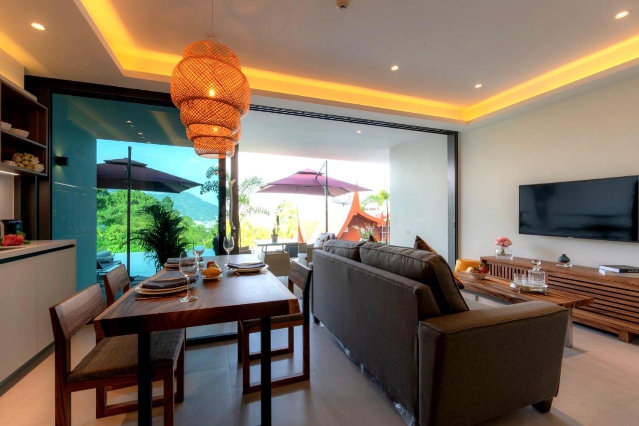 Patong Heights Otel Dış mekan fotoğraf A living room in a villa